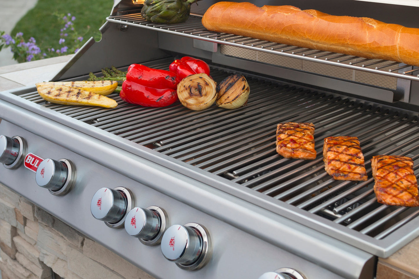 Bull Outdoor Products Brahma 38" 5 burner Built-in Grill (NG/LP)
