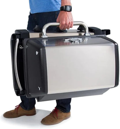 Broil King Porta-Chef 320: 3 Burner Portable Propane Grill (952654)