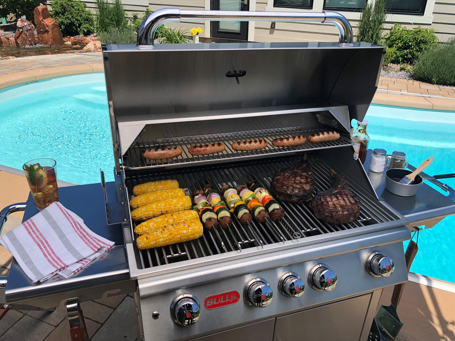Bull Outdoor Products Angus 30" Freestanding Gas Grill – 4-Burner (LP/NG)